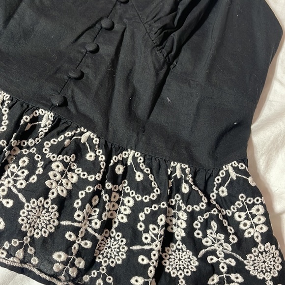 Black peplum style tank - Picture 3 of 7